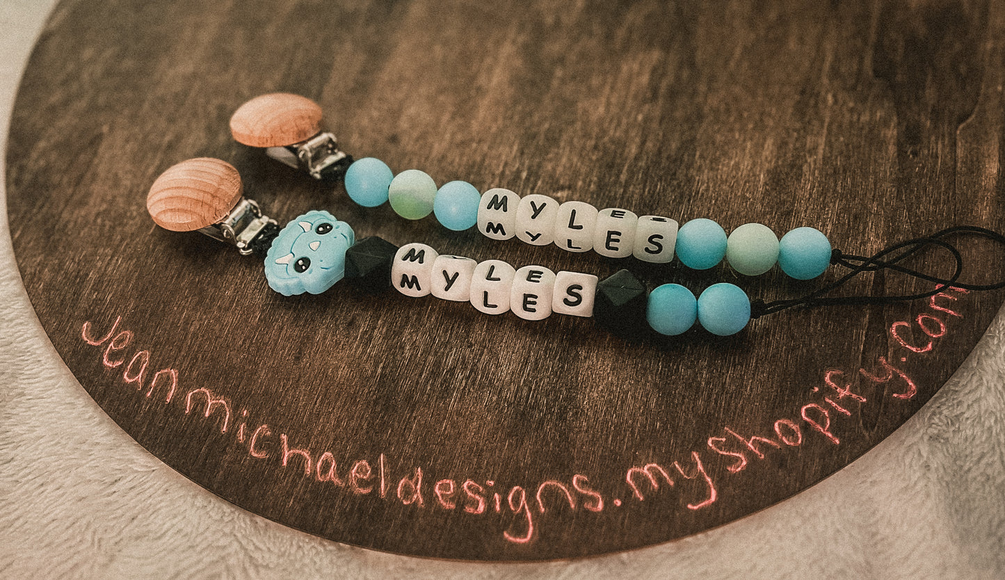 Silicone pacifier clip, custom