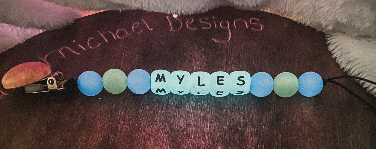 Silicone pacifier clip, custom